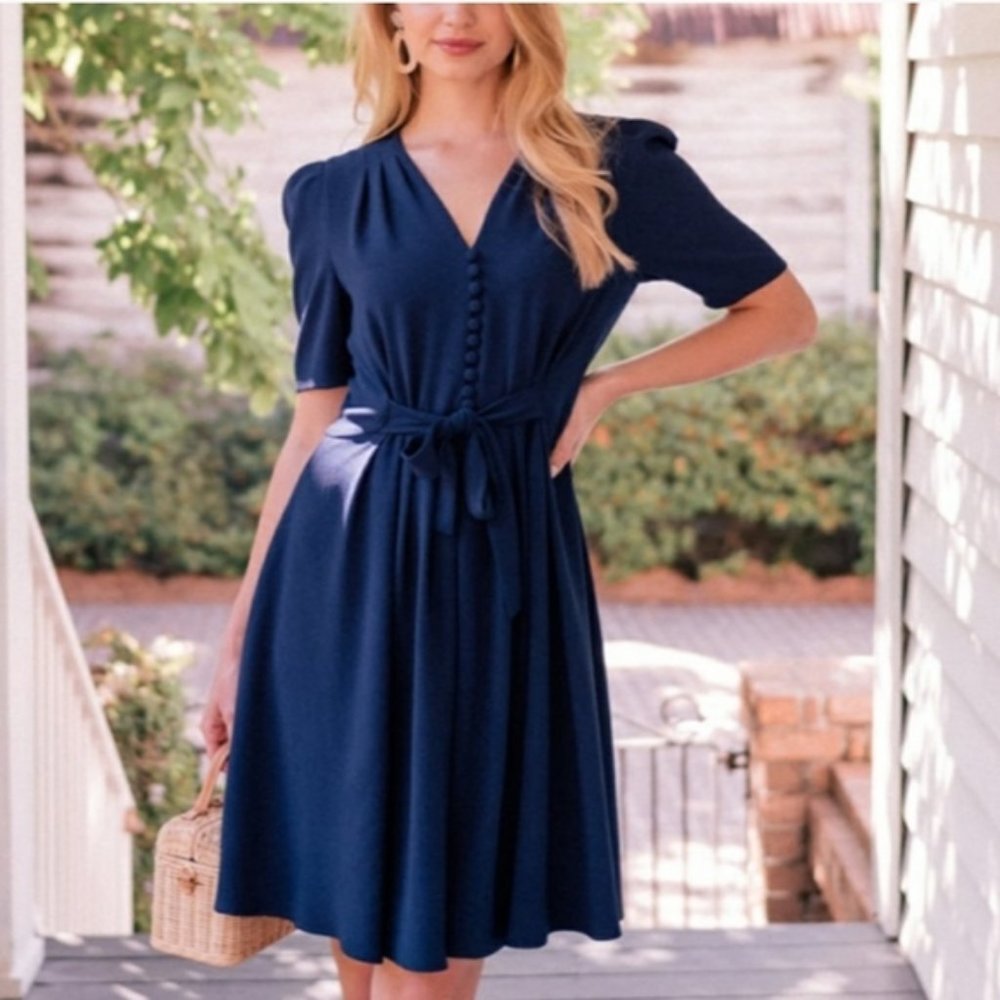 EUC Gal Meets Glam Moonlake fit & flare dress Sz 12 navy blue tie waist v-neck